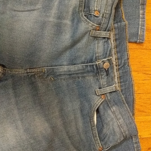 Just a simple pair of levis - Picture 4 of 4